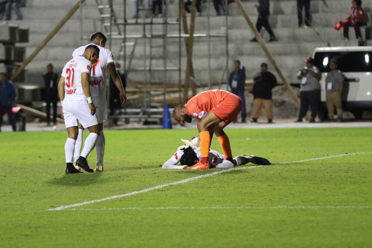 Tristeza del Olimpia tras perder final y no poder conseguir el penta en despedida de Troglio