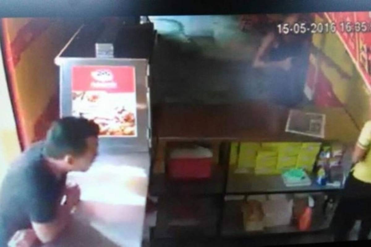 Ladrones asaltan local de comida y hasta piden pollo para llevar