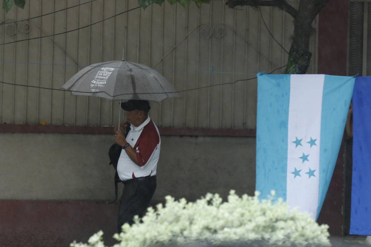 Tormenta Sara se comienza a sentir en Honduras ¿se jugará partido ante México?