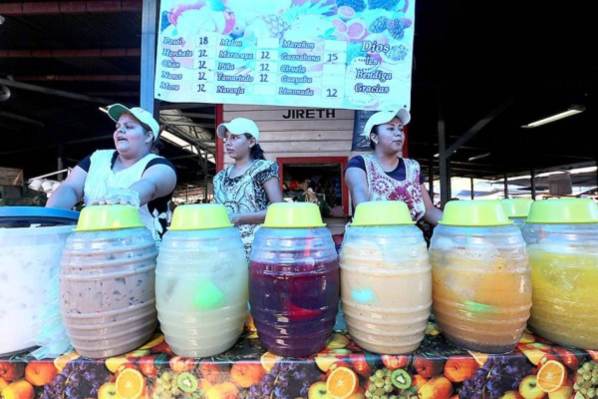 Un recorrido por la Feria del Agricultor y el Artesano