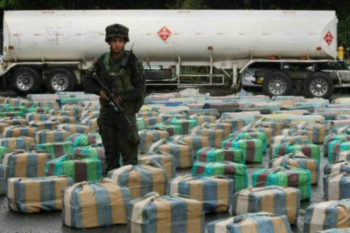 Incautan 1.3 toneladas de cocaína de Colombia en el océano Pacífico