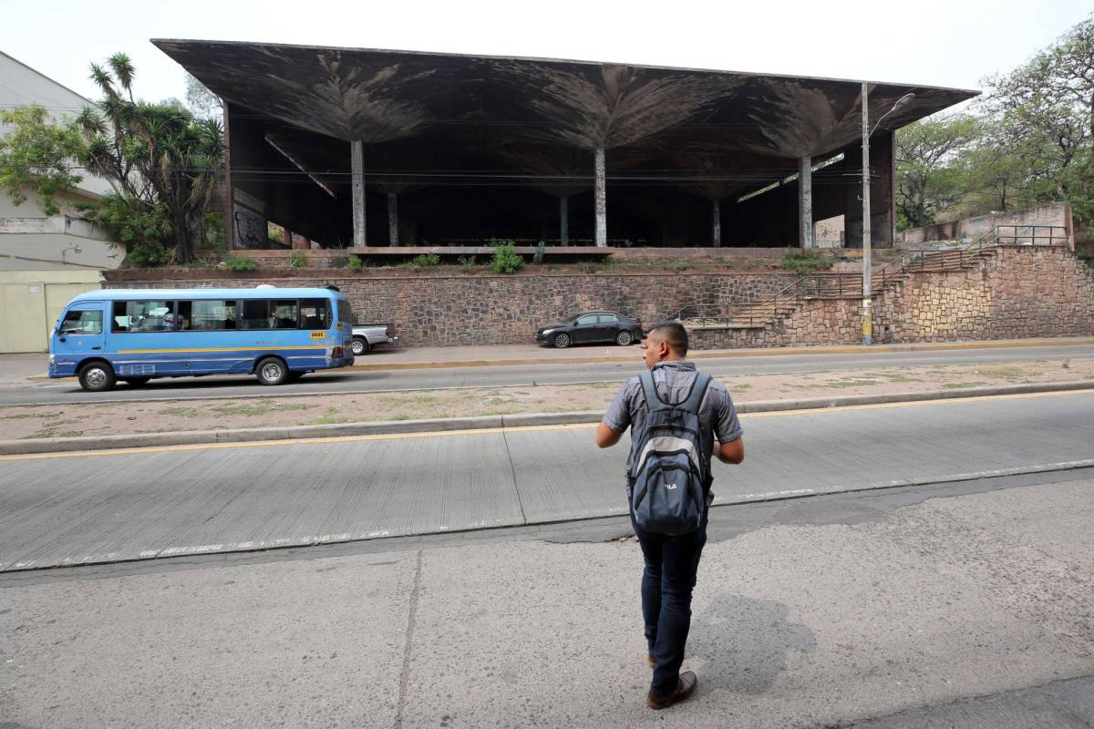 Más de dos décadas de abandono cumple el Centro Social Universitario