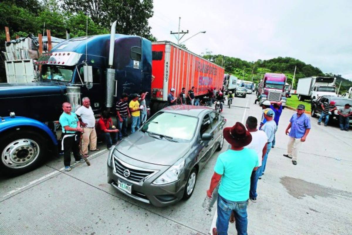 Transportistas y gobierno de Honduras logran acuerdo, normalizarán abastecimiento de combustible