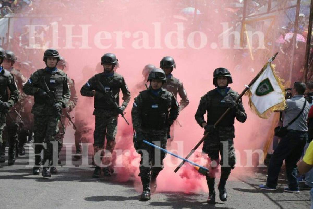 Policía Militar monta un colorido espectáculo en el Estadio Nacional