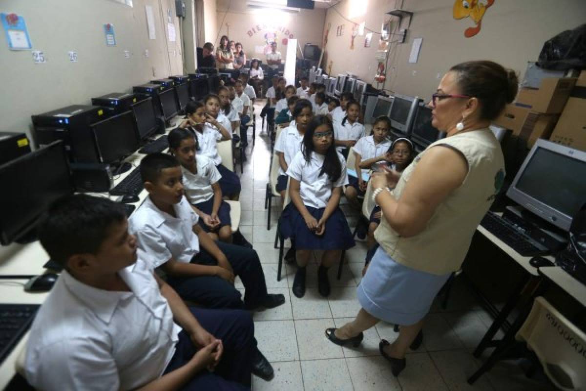 Niños comprometidos con concurso escolar ambiental