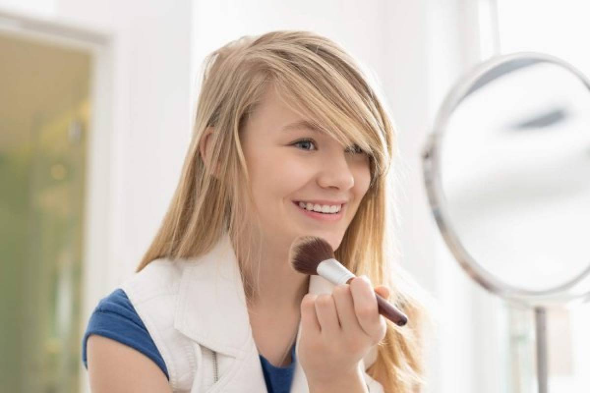 El rostro soñado creando el maquillaje en casa