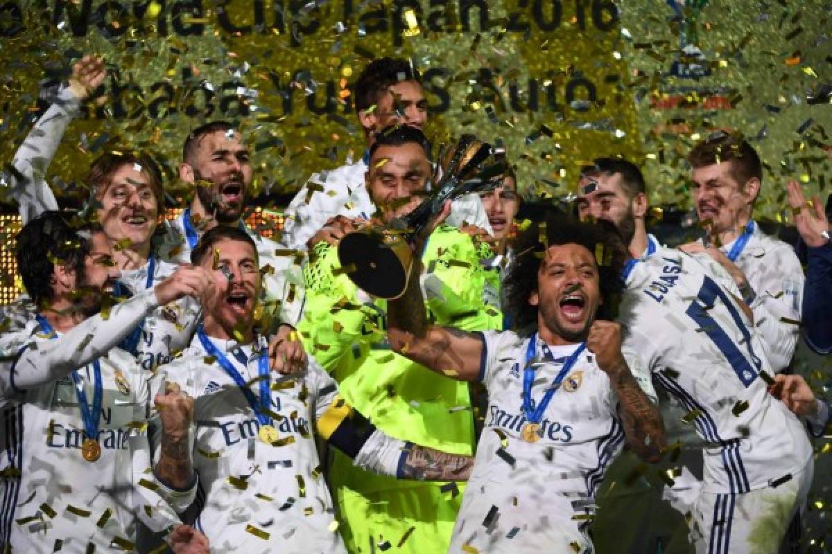 Real Madrid se convierte en el primer club en levantar cinco copas de campeón del mundo  