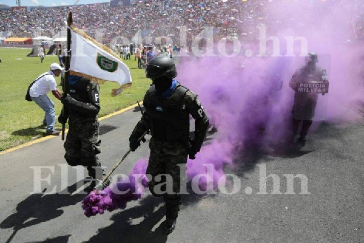 Policía Militar monta un colorido espectáculo en el Estadio Nacional