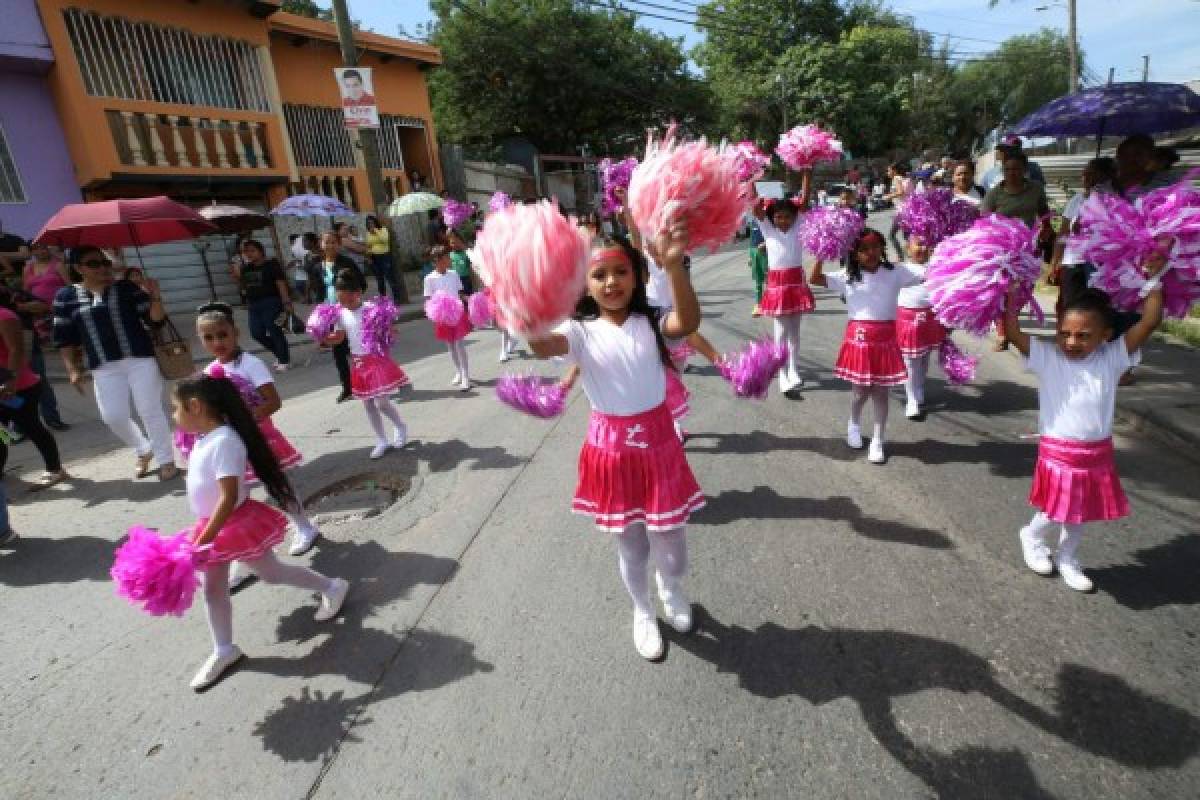 Pequeños piden cuidar el bosque y destacan valores morales en desfile