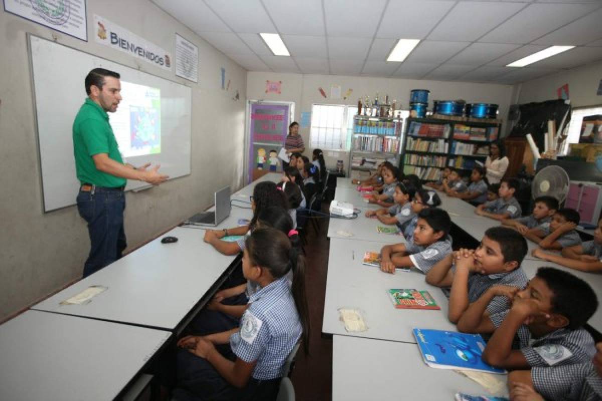 MiAmbiente forma a niños de la Escuela 11 de Junio