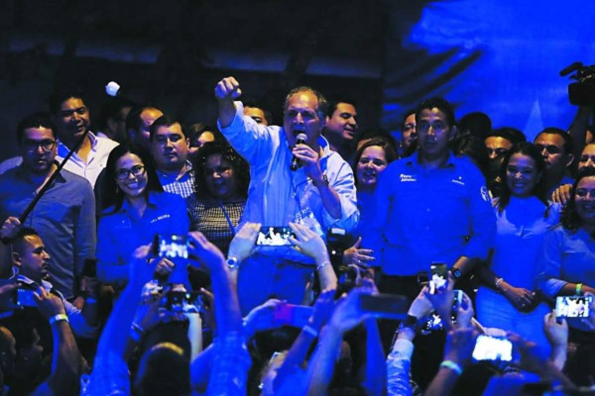 Honduras: Nacionalistas aprueban que se regule reelección