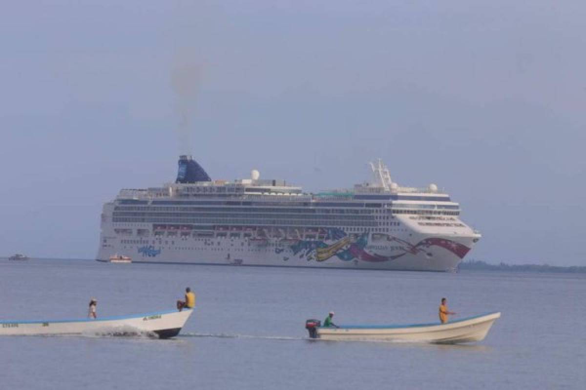 Honduras: Enorme crucero llega a Trujillo con más de 2,000 turistas