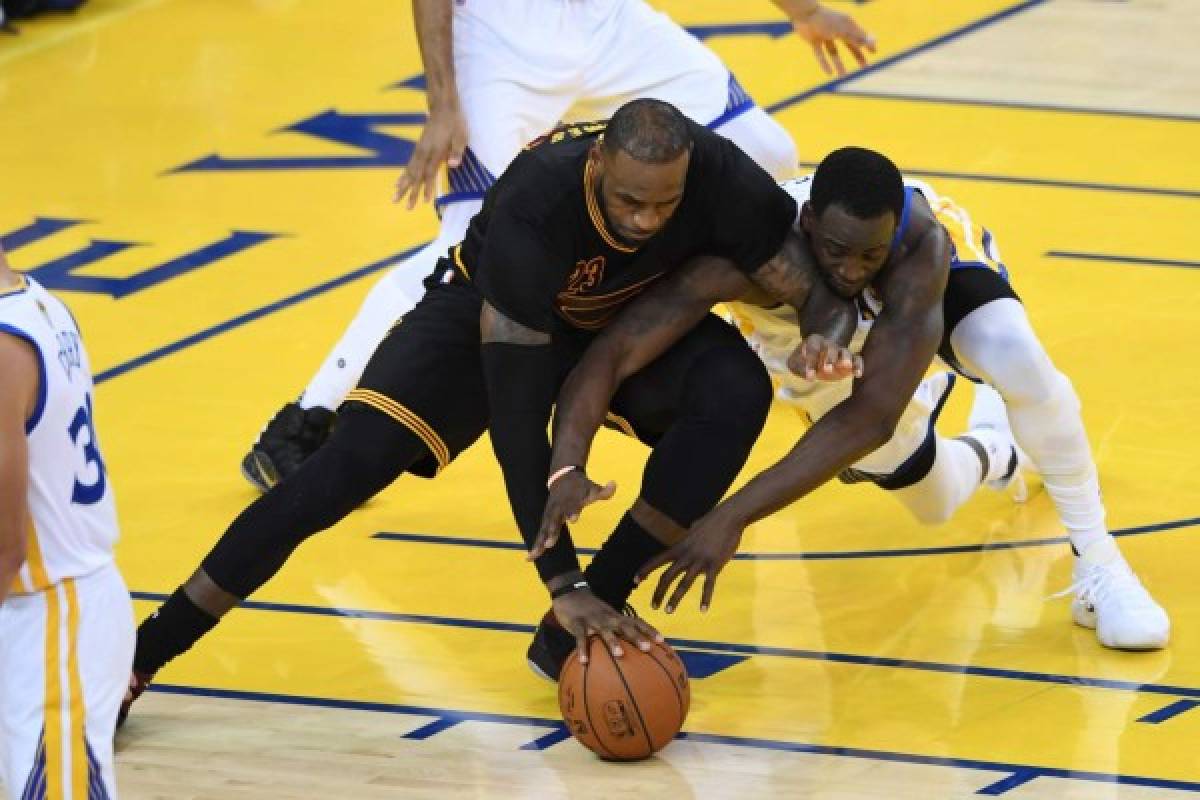 Warriors vencen a Cavaliers y se titulan campeones en la NBA por segunda vez en tres años