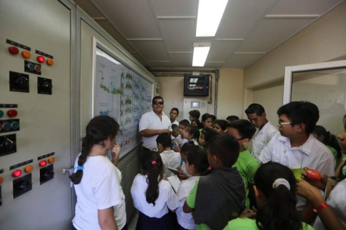 Niños ambientalistas recorren la represa más grande de la capital