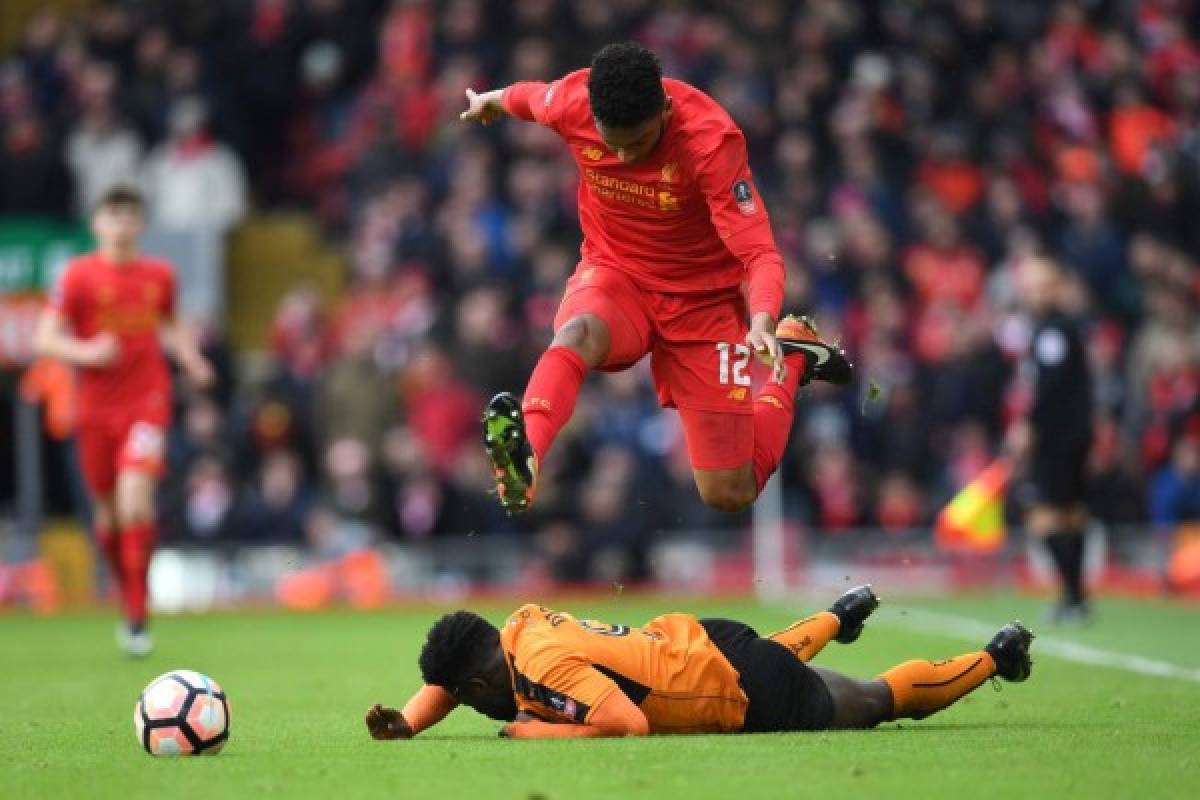 FA Cup: Liverpool eliminado por un equipo de segunda, mientras que el Tottenham evita el desastre al final