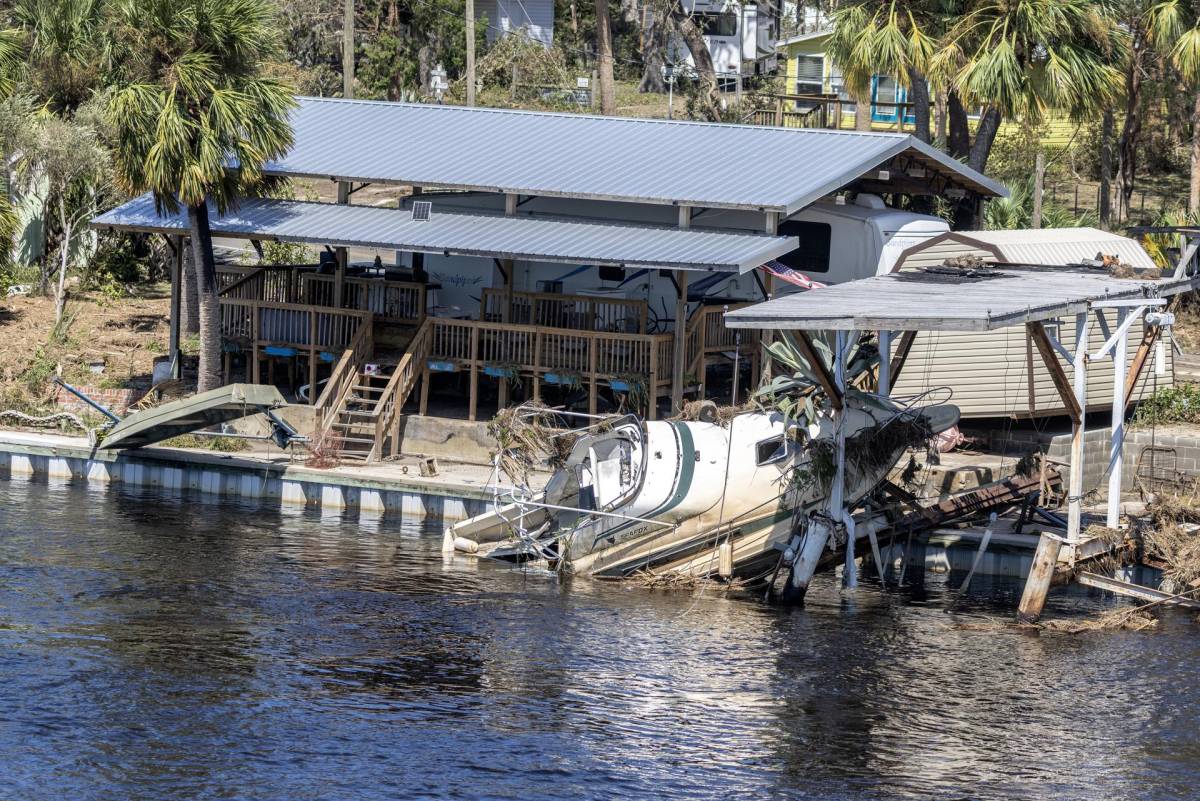 Helene deja casi 140 muertos y devastación en el sureste de Estados Unidos