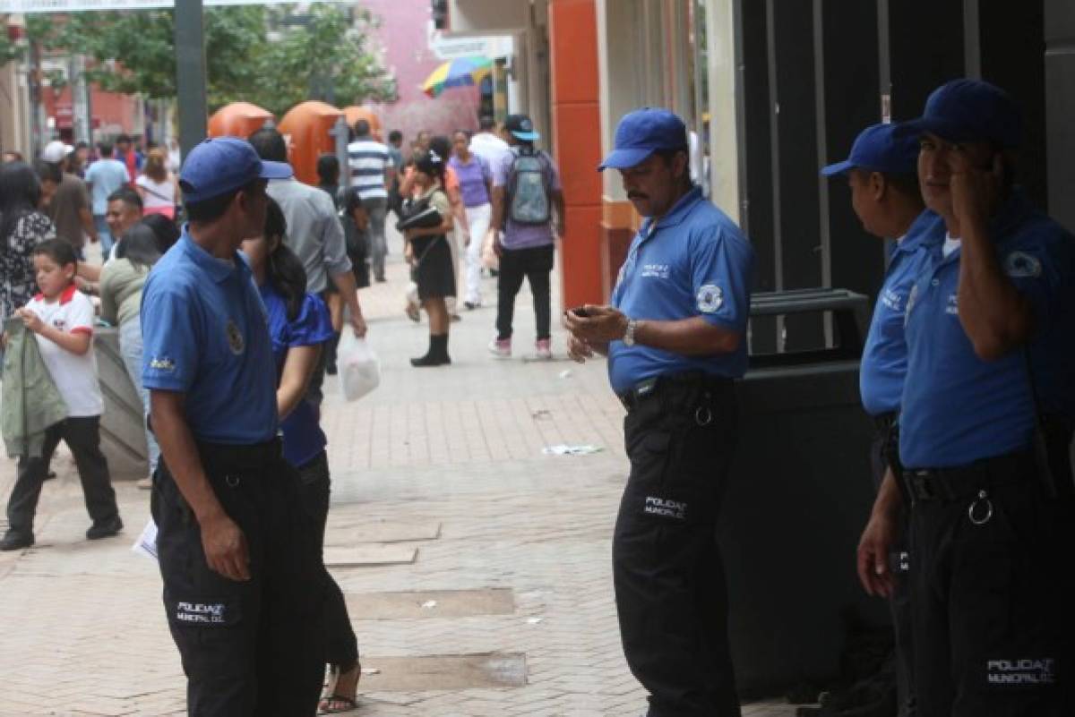 FR La seguridad sigue siendo un desafÃ­o en Tegucigalpa observatorio de la Violencia avala descenso de 4.3 en muertesviolentas en la capital.Barrios del noroeste,los mÃ¡s peligrosos.PolicÃ­a Municipal ingresarÃ¡ 100 agentes al centro histÃ3rico 24 Sept 2013