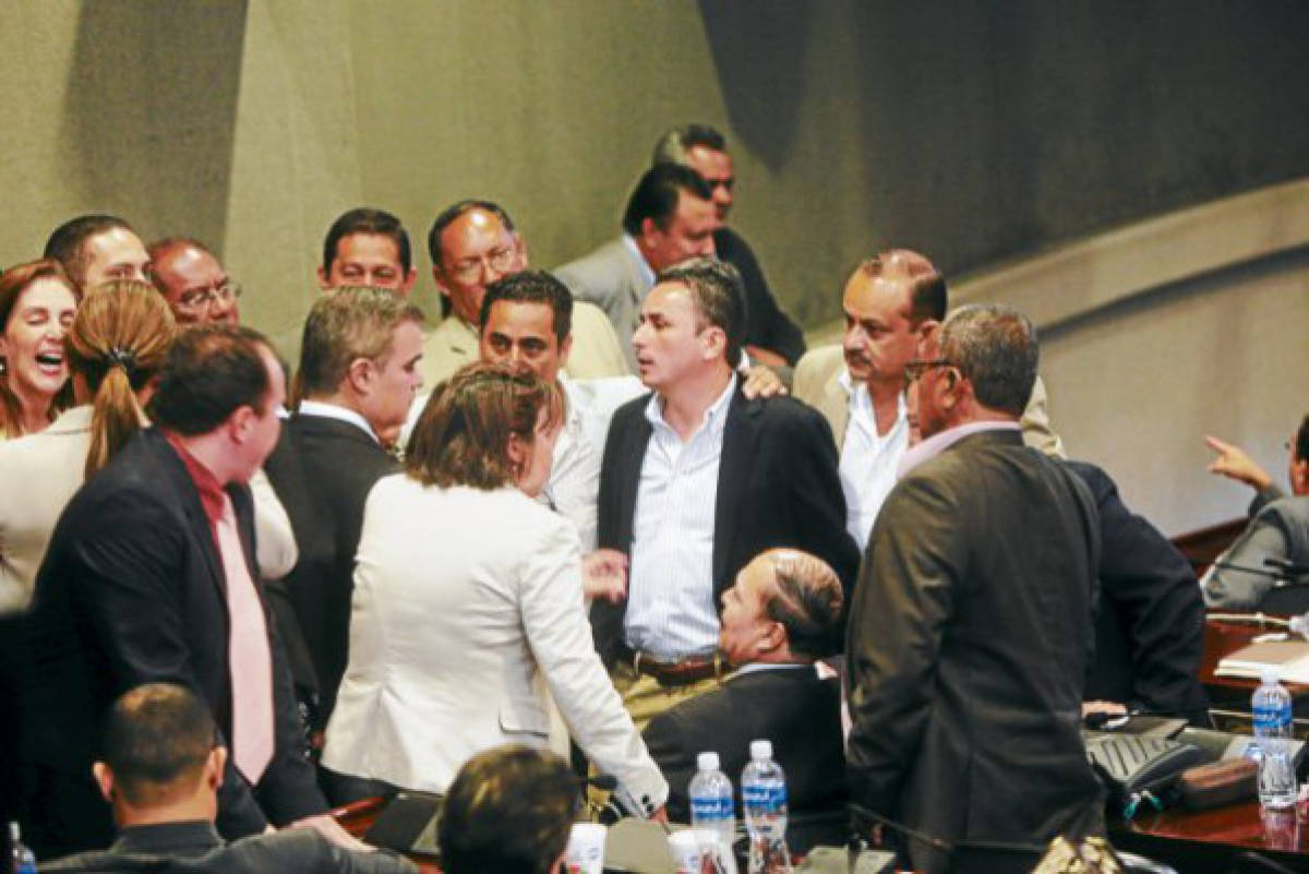 Congreso de Honduras elige en polémica sesión a fiscal general