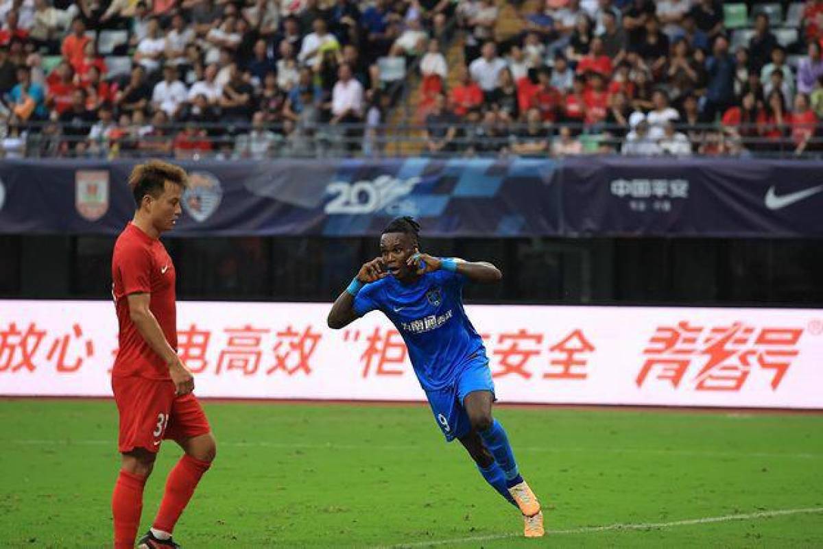 Rubilio Castillo y el Nantong Zhiyun se salvan del descenso en la última jornada de la Superliga China