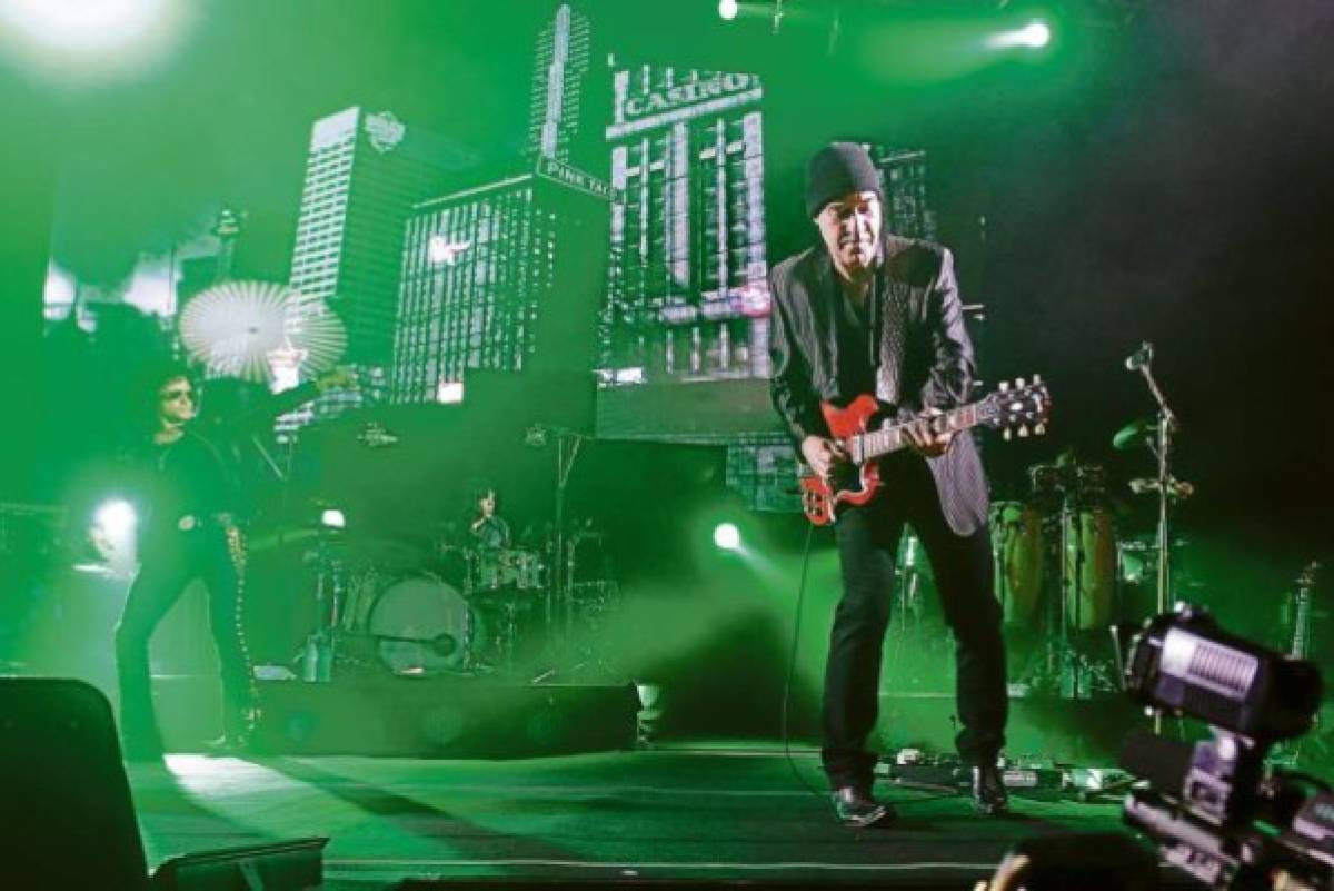 VIDEO: Un viaje musical inolvidable en concierto de Bunbury