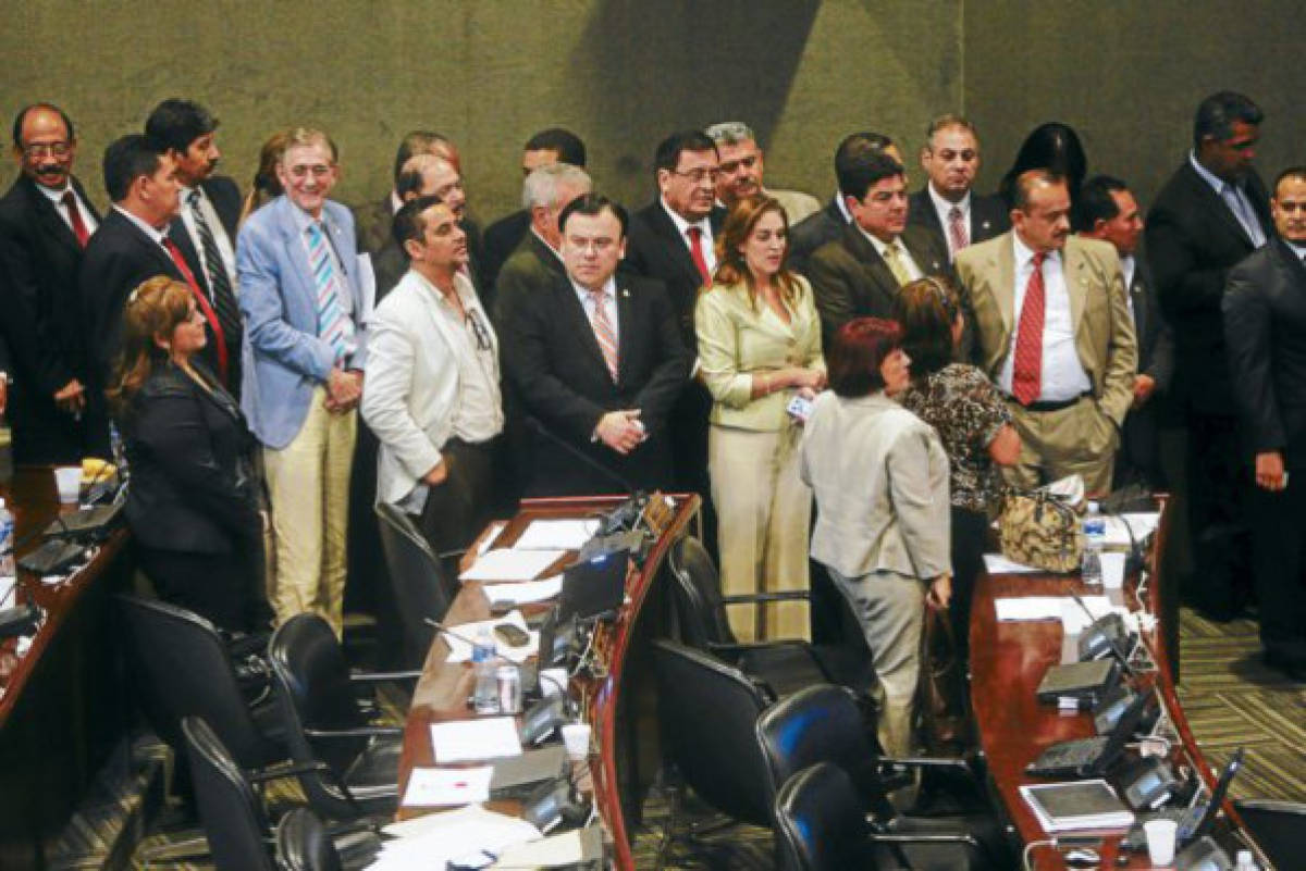 Congreso de Honduras elige en polémica sesión a fiscal general