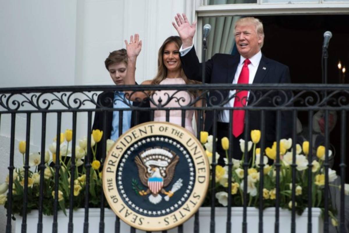 El saludo de la familia presidencial. Foto AFP