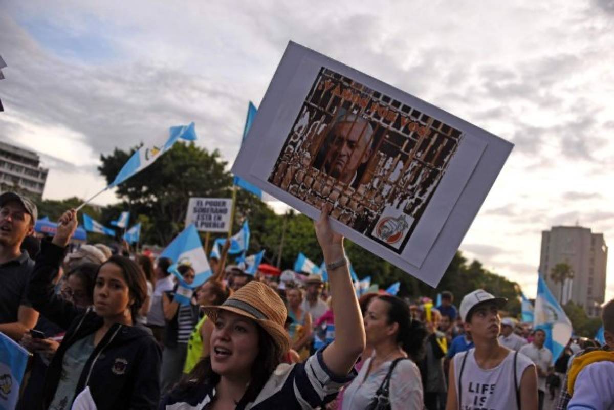 Convocan a protesta para exigir renuncia de Otto Pérez