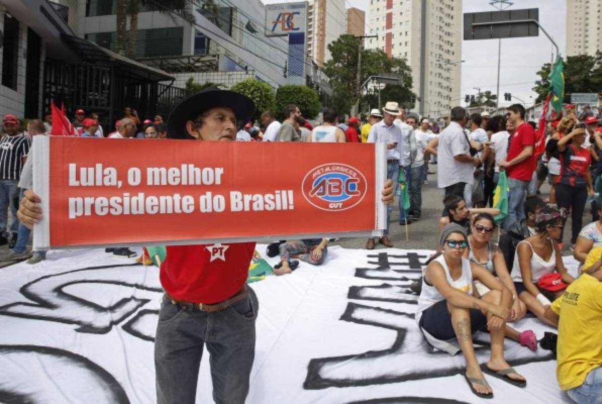 Grandes protestas en Brasil suman presión sobre presidenta