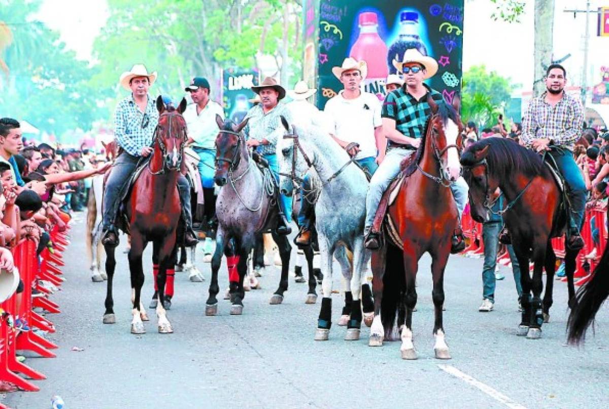 Colorido cierre de Feria Juniana