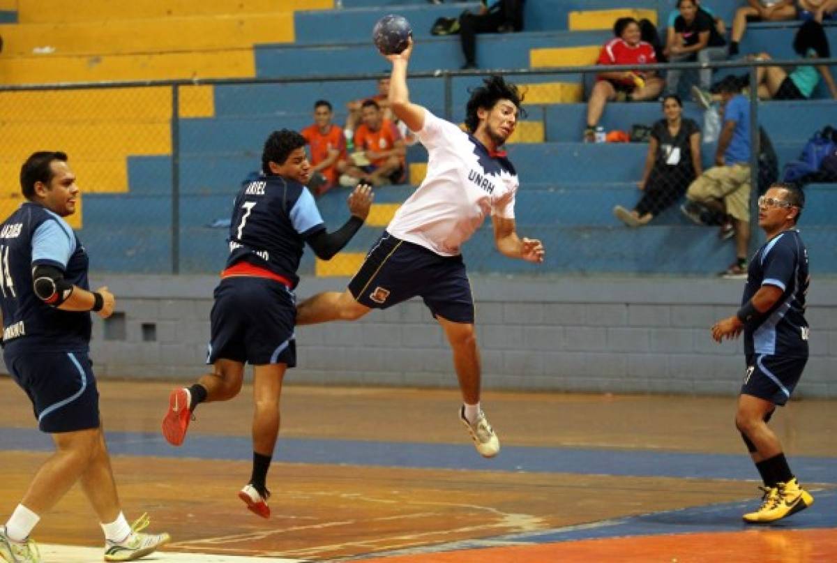 El refuerzo nicaragüense de los Pumas remata a gol: es William Urbina (Fotos: Johnny Magallanes/Cortesía Copa Titán)