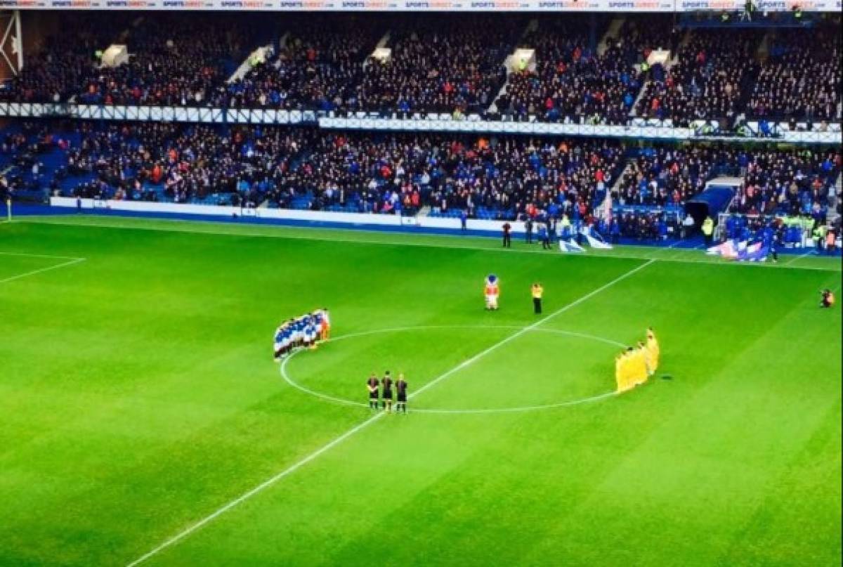 Rangers FC rinde homenaje a Arnold Peralta