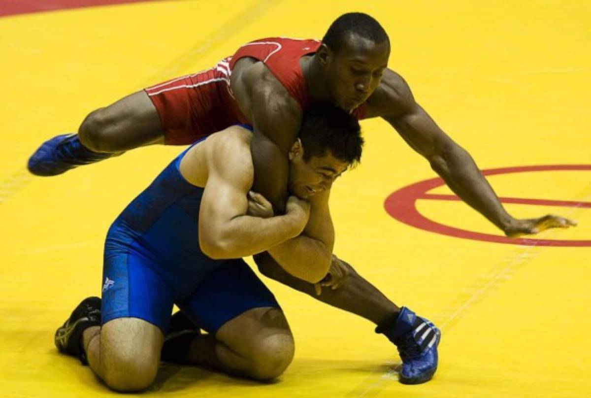 Luchador hondureño Kevin Mejía gana medalla de bronce en la Copa Dave Schultz en Estados Unidos