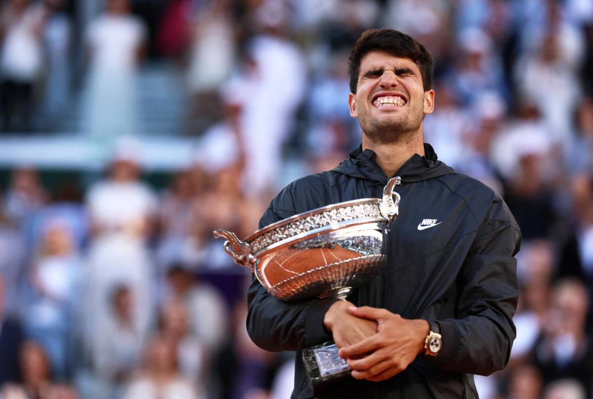 Alcaraz se corona campeón por primera vez de Roland Garros