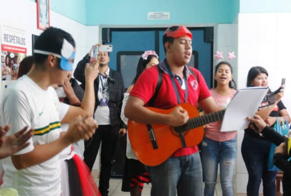 Una heroica visita a los guerreros del Materno