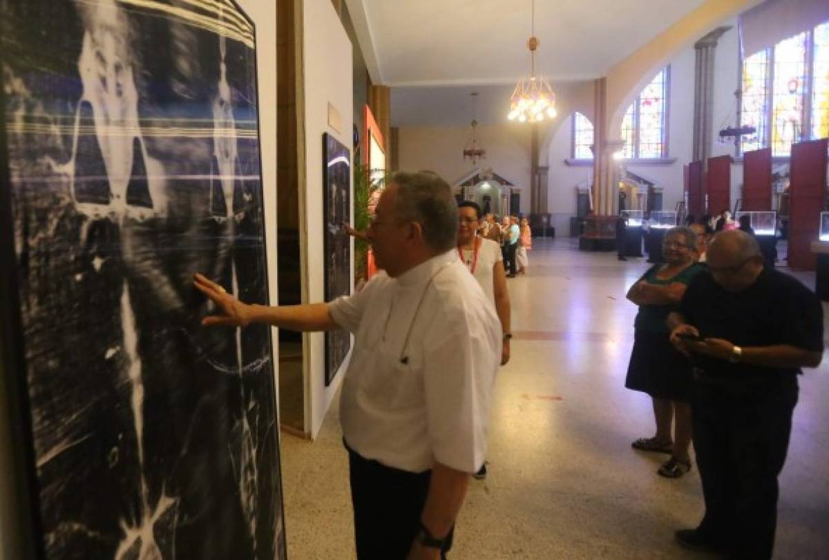 Basílica de Suyapa, llena de capitalinos que buscan conocer la Sábana Santa