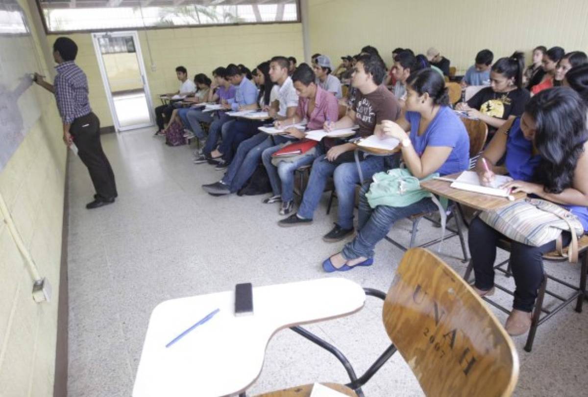 UNAH: Pobre reforma académica y rica exclusión estudiantil