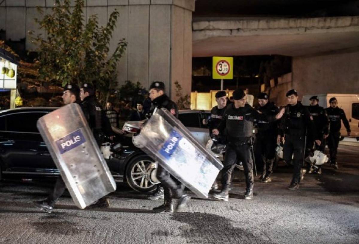 Varios heridos en explosión, quizás de bomba artesanal, en metro de Estambul  