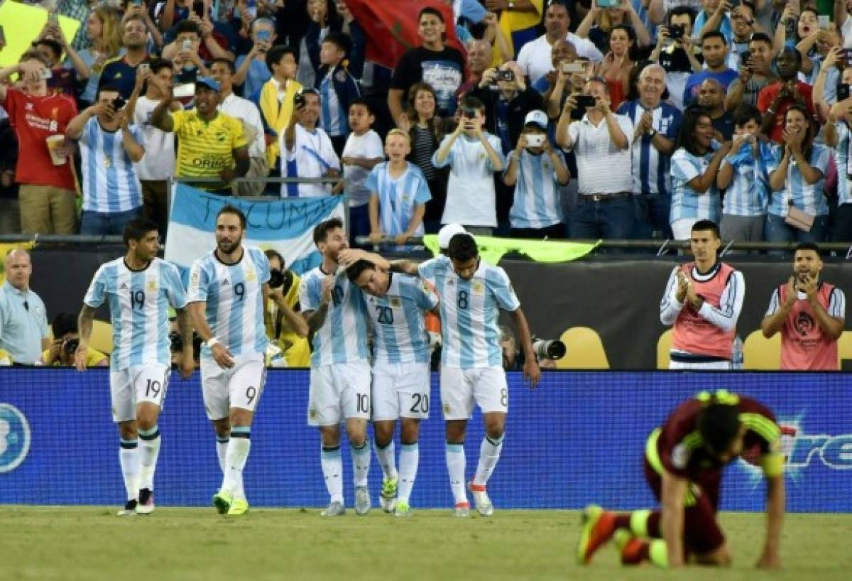 Messi marca e iguala récord de Batistuta como goleador histórico argentino