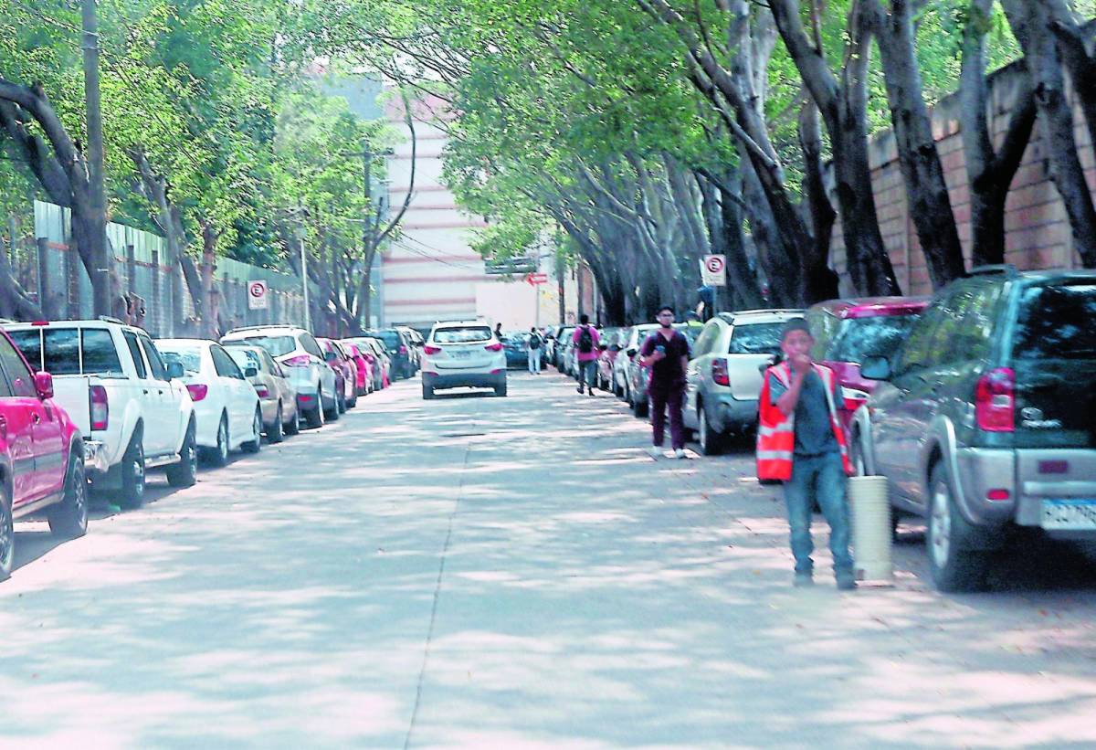 ¿Sin espacio para estacionamientos o más vehículos en el Distrito Central?