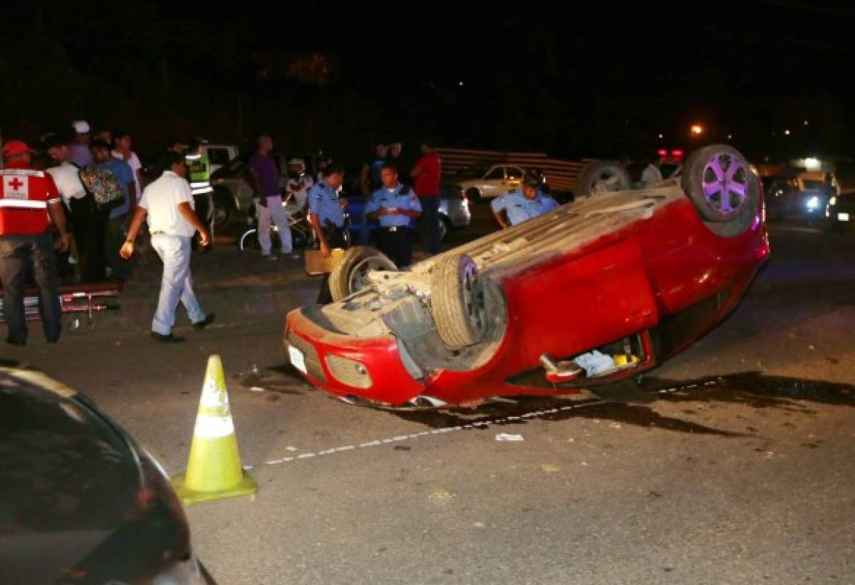 Sobreviven de milagro a aparatoso accidente en Tegucigalpa