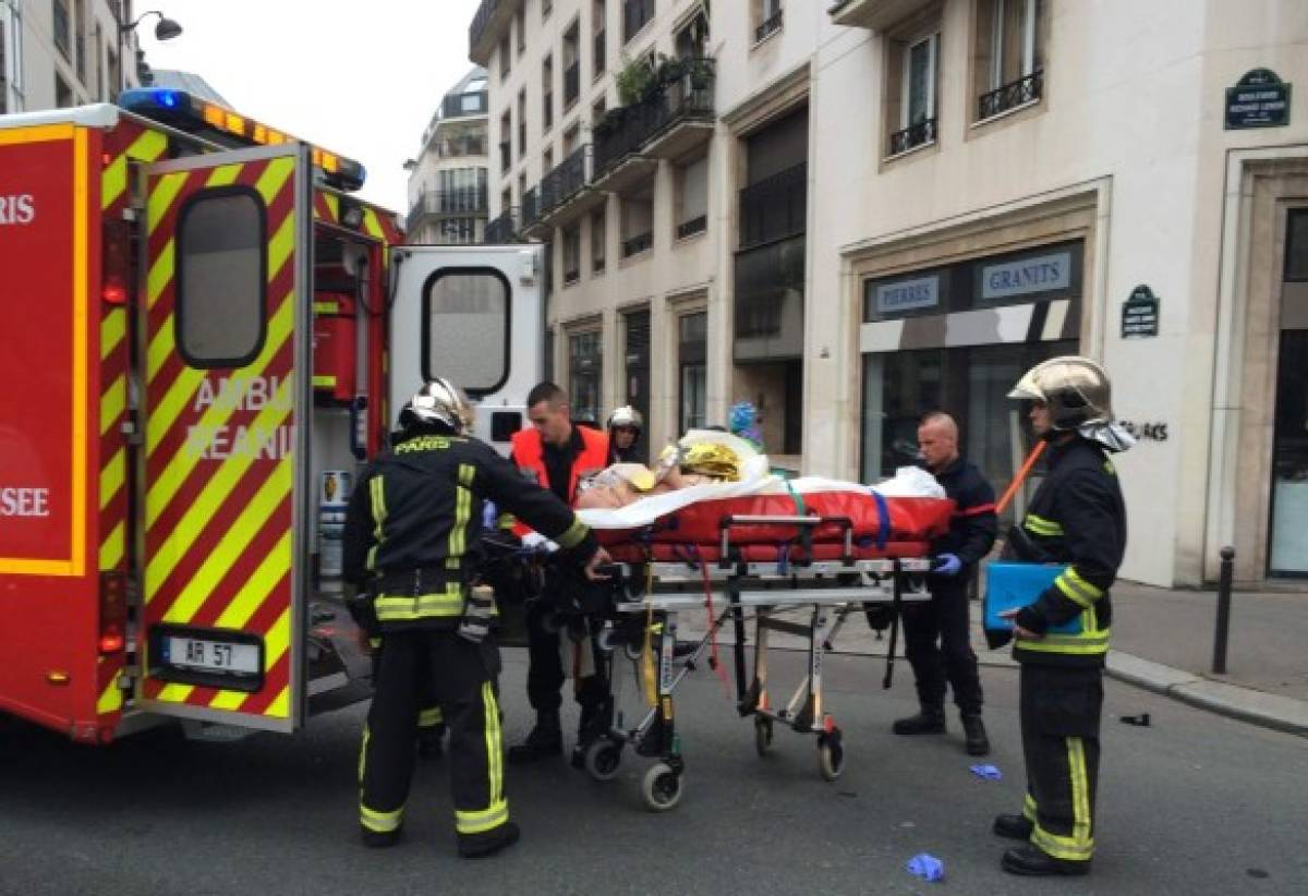 Acorralados sospechosos de ataque terrorista en París