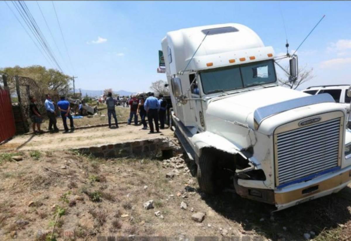 Gemelos pierden la vida en fatal accidente en la carretera al sur