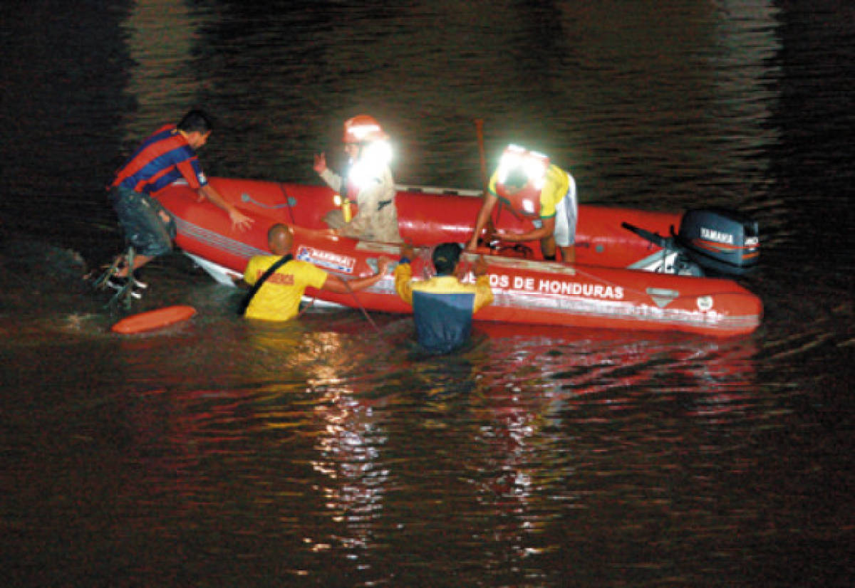 Dramático rescate en Los Laureles