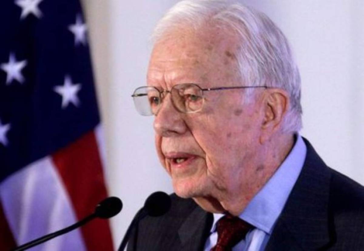 Expresidente Jimmy Carter revela que padece cáncer