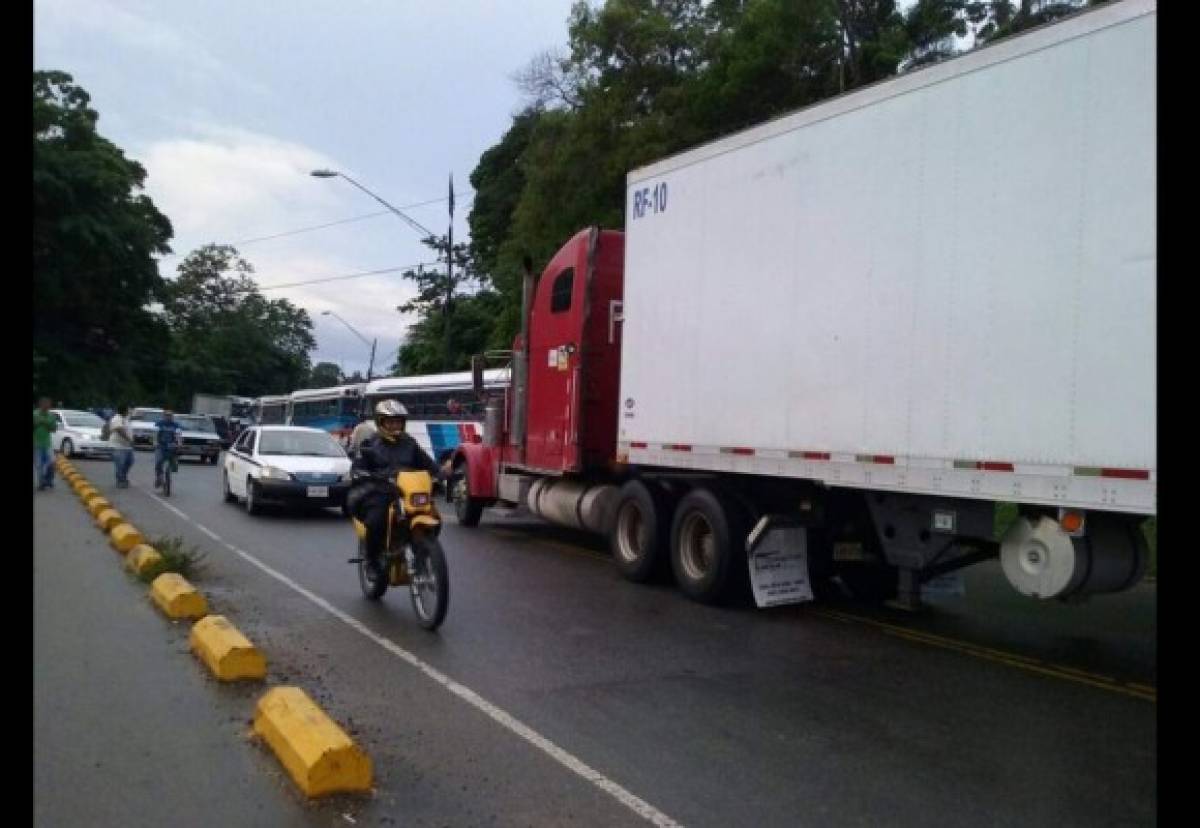 Imágenes del paro de transporte nacional de este martes