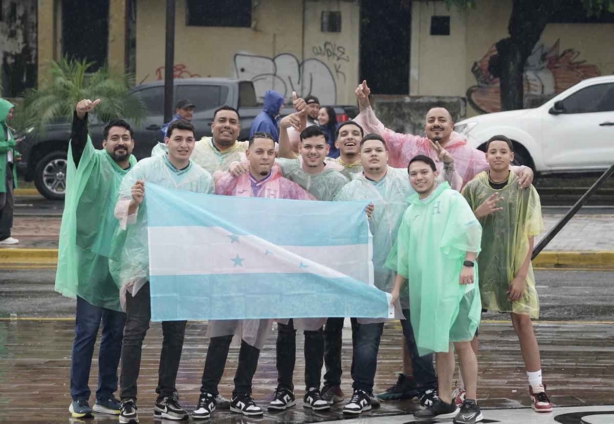 Los primeros aficionados ya están listos para el Honduras vs México