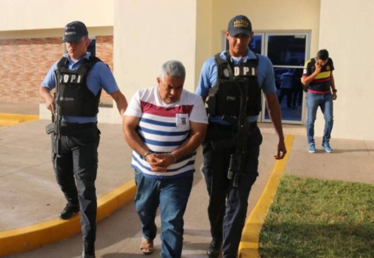 Autoridades presentan a exfuncionario detenido por delito de estafa en Juticalpa