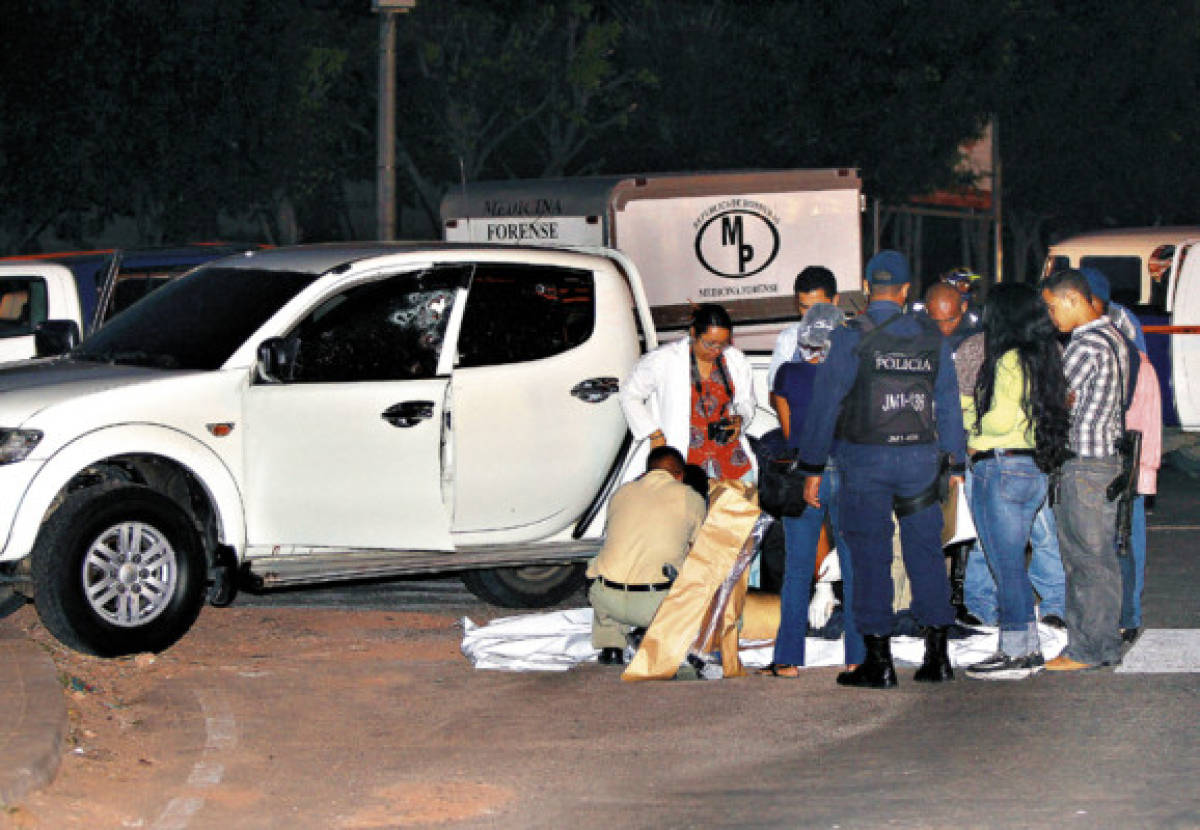 Acribillan a comerciante en bulevar Juan Pablo II