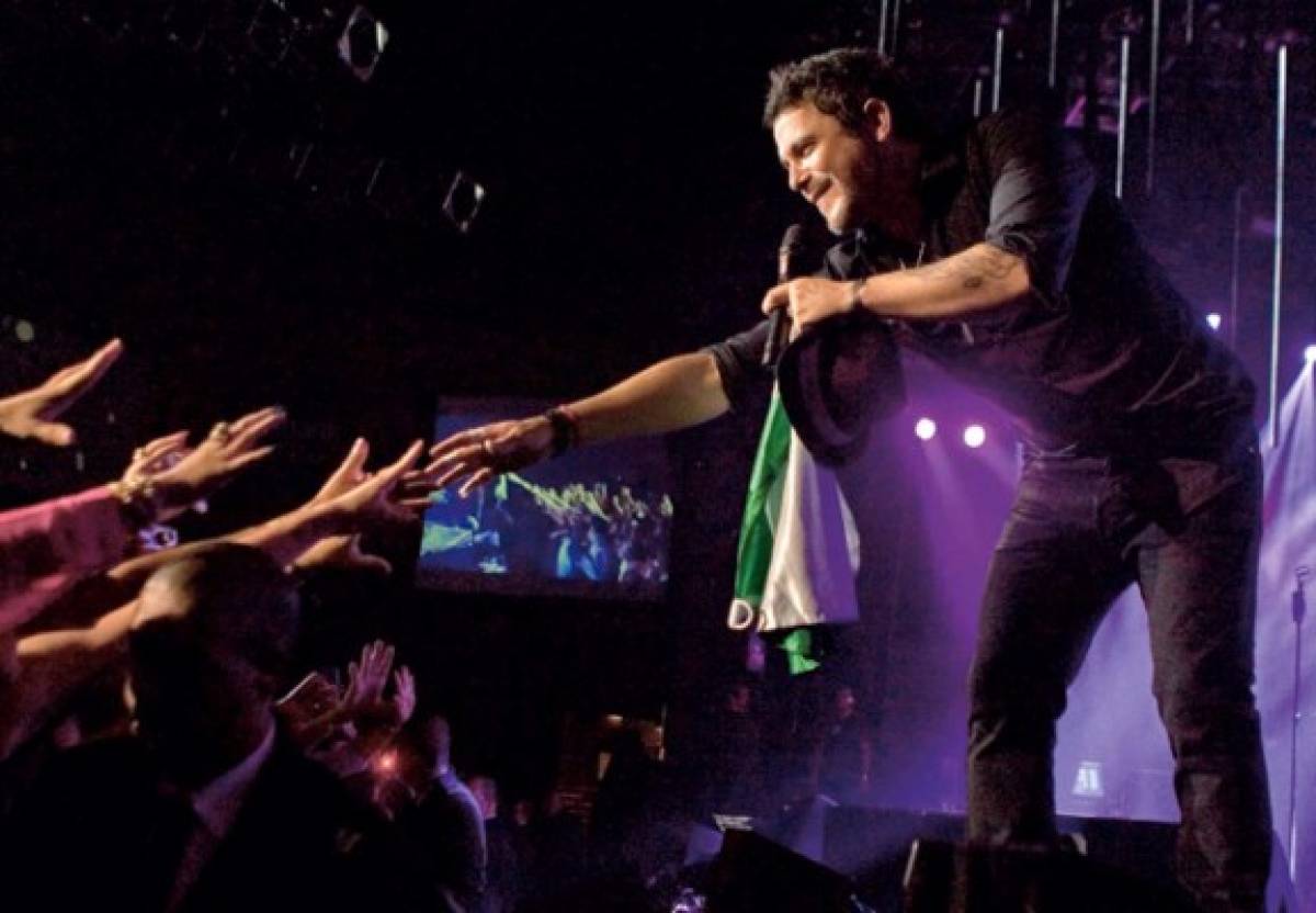 Alejandro Sanz detiene su concierto para defender a una mujer acosada