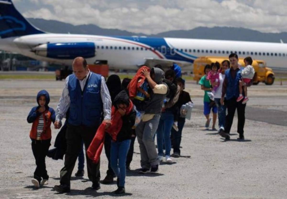 Llegan a Guatemala primeras familias deportadas desde Estados Unidos   